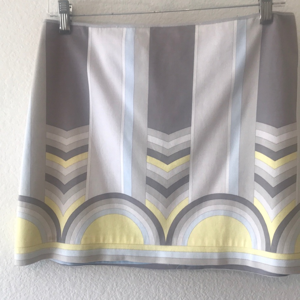Ellie Tahari light cotton mini, geometric design